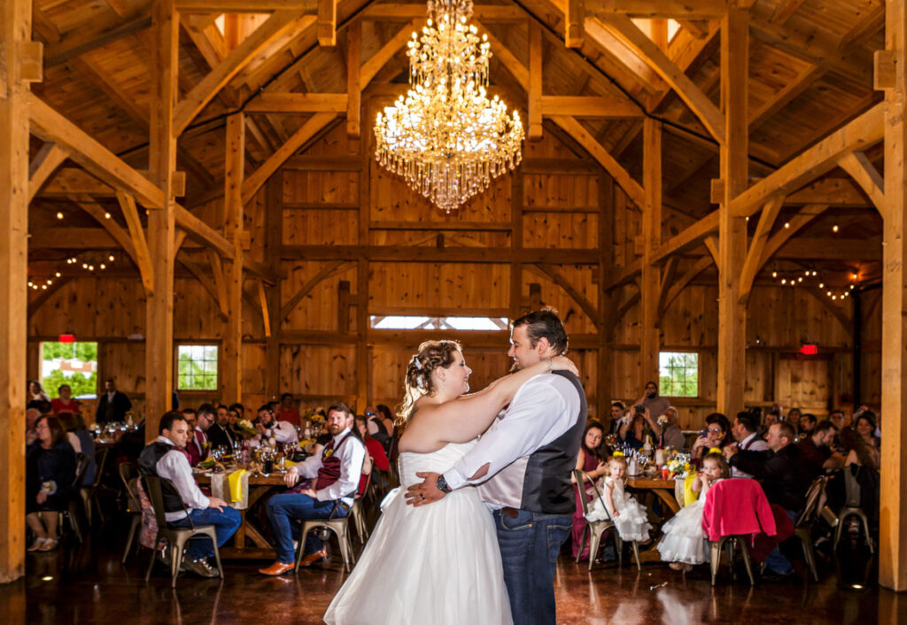 Chicago Rustic Chic Wedding Venues The Barn At Cottonwood