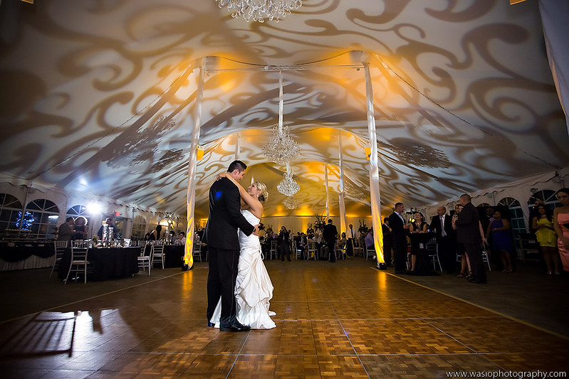 Bride And Groom Dancing, Wedding Special Effects In The Ceiling