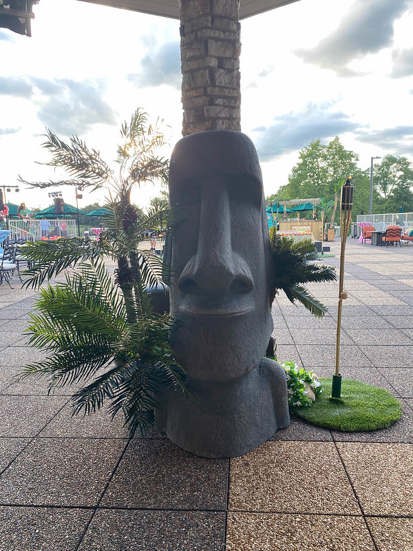 Chicago Luau Prop Rentals Monolith Statue