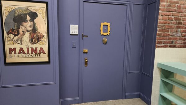 Friends Door Set