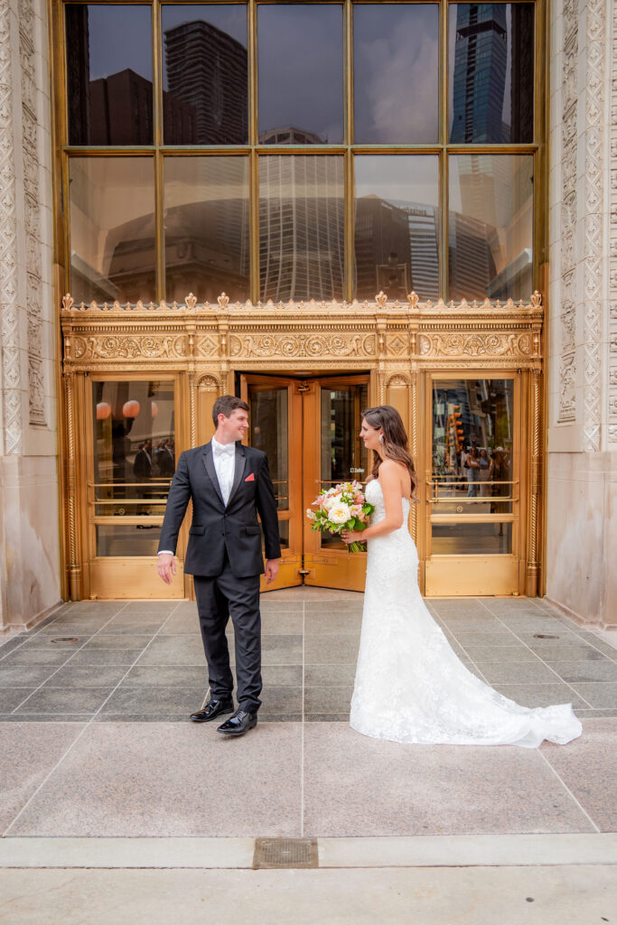 Groom And Bride'S First Look